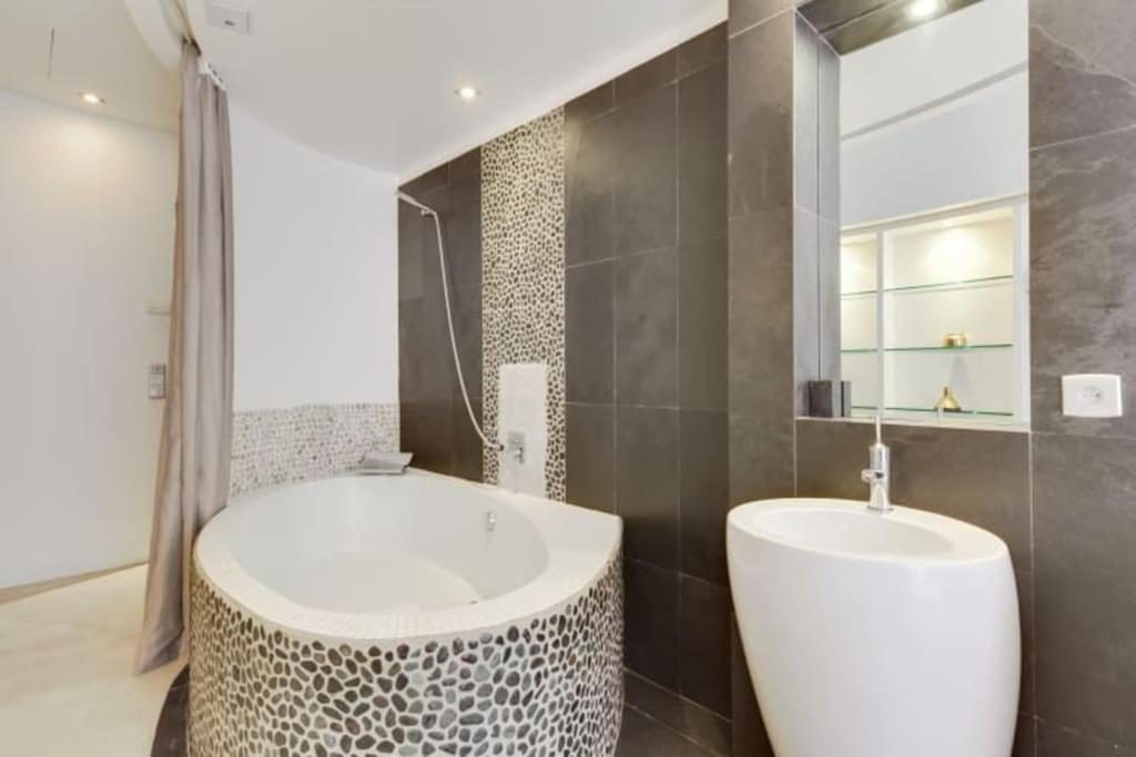 Magnifique Appartement Parisien - Marais Extérieur photo